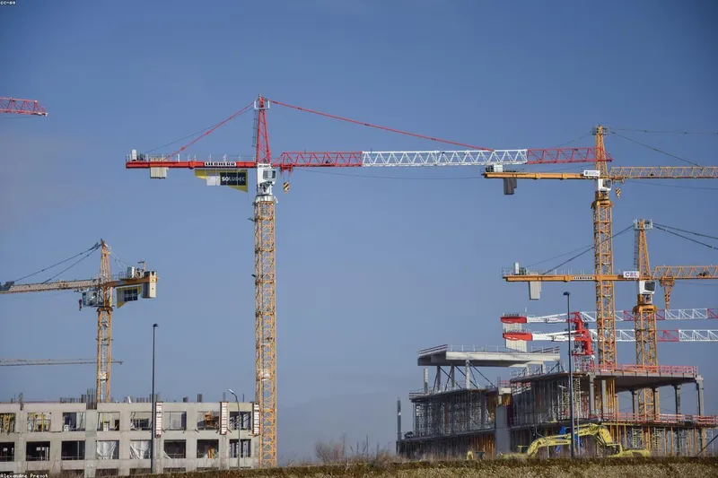 ¿Conviene Comprar o Alquilar Maquinaria en 2026?